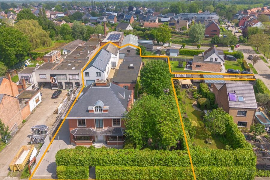 Opbrengsteig - gemengd gebruik residentieel te koop in WILLEBROEK