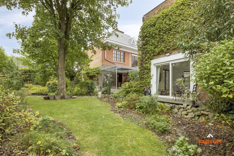 Opbrengsteig - gemengd gebruik residentieel te koop in WILLEBROEK