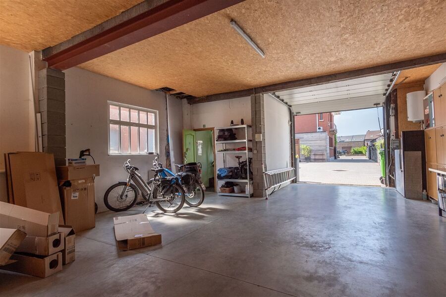 Opbrengsteig - gemengd gebruik residentieel te koop in WILLEBROEK
