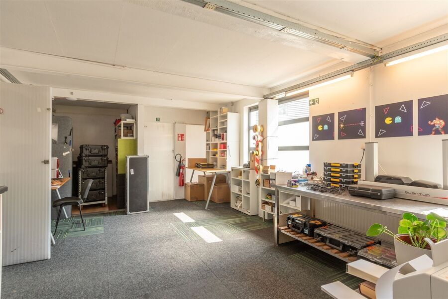 Opbrengsteig - gemengd gebruik residentieel te koop in WILLEBROEK