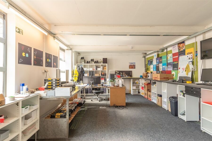 Opbrengsteig - gemengd gebruik residentieel te koop in WILLEBROEK