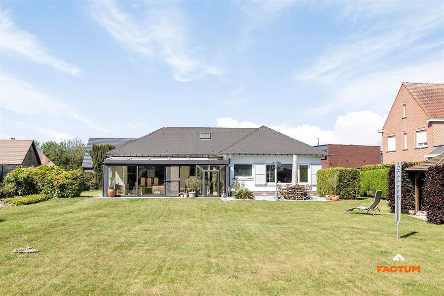 Villa te koop in HUMBEEK