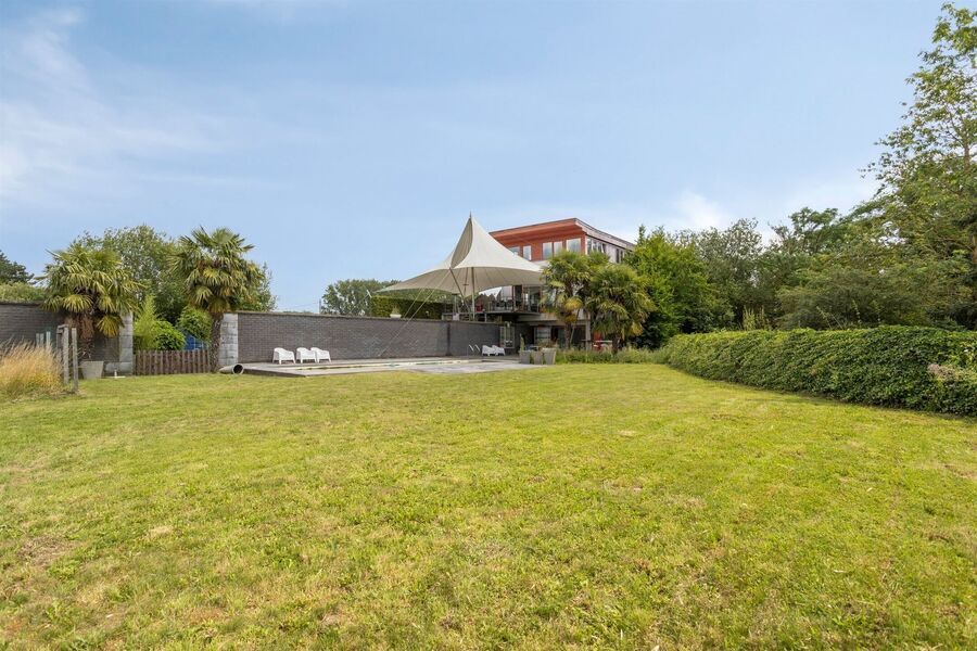 Villa te koop in RIJMENAM